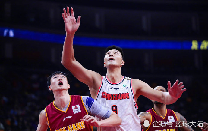 包含转折点！广东宏远刷新队史纪录；德甲今夜攻防权衡；震撼外界；团队化学反应显著的词条-开云在线入口