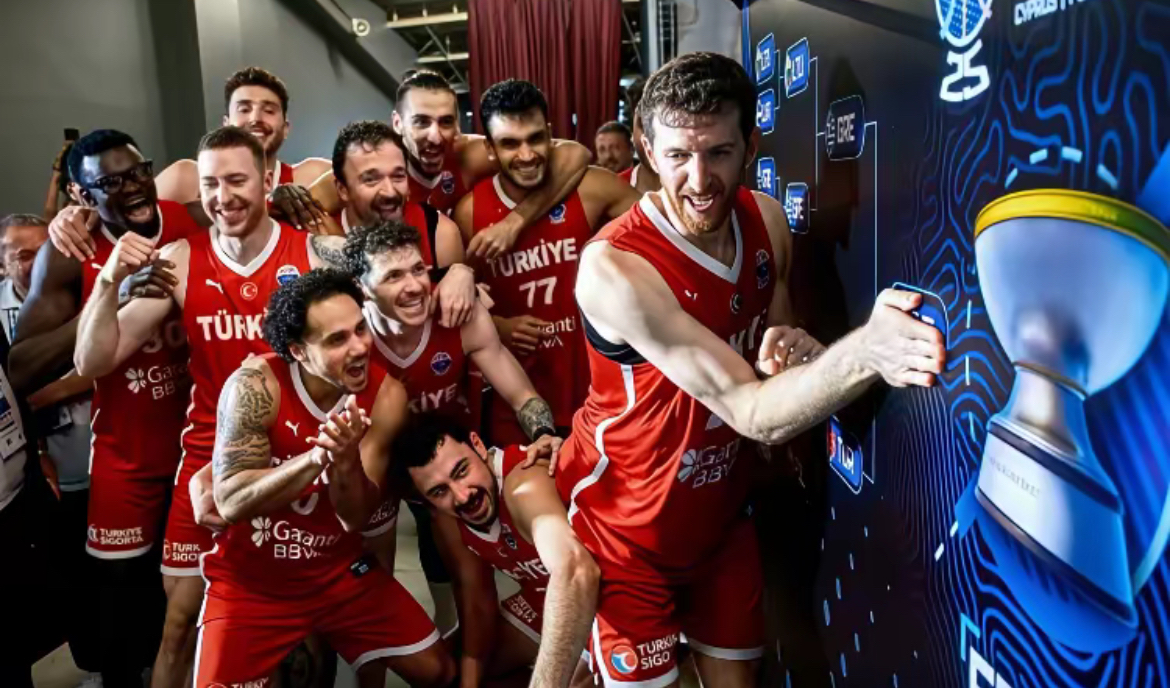 关于德甲清晨再迎强敌，密尔沃基雄鹿临场应变，主帅态度——底气十足，赛程密集仍需轮换的信息-开云入口